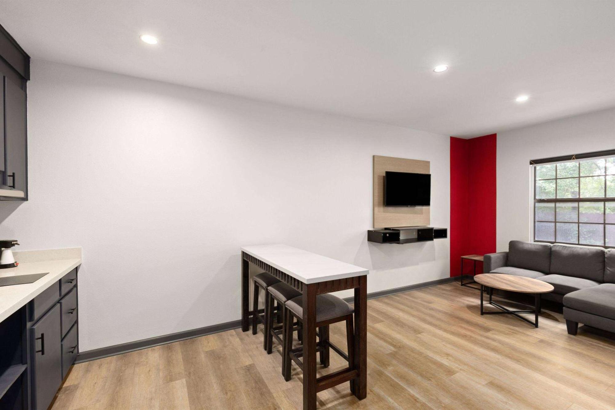 Ramada By Wyndham Studio Suites Dothan Exterior foto