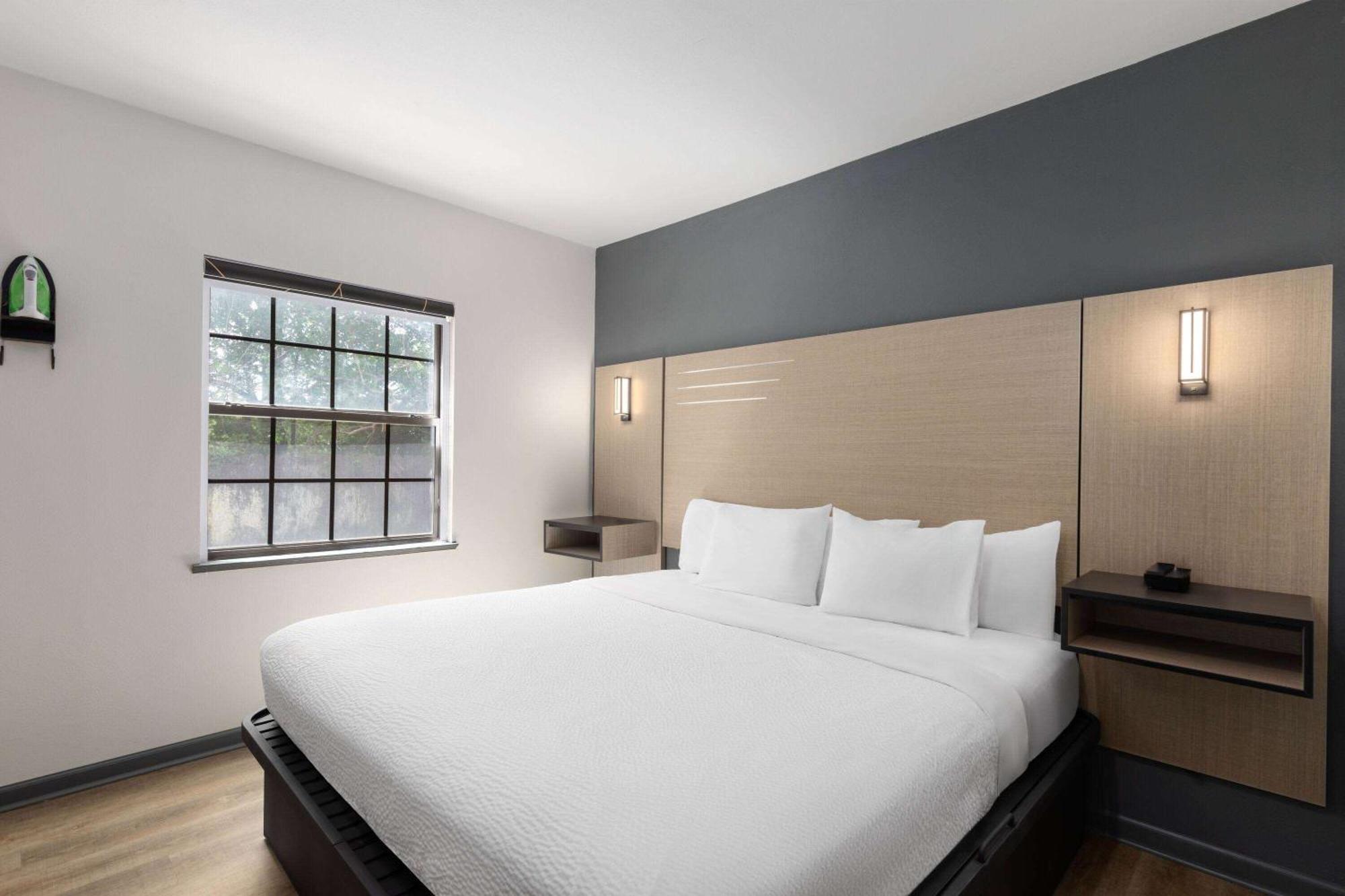 Ramada By Wyndham Studio Suites Dothan Exterior foto