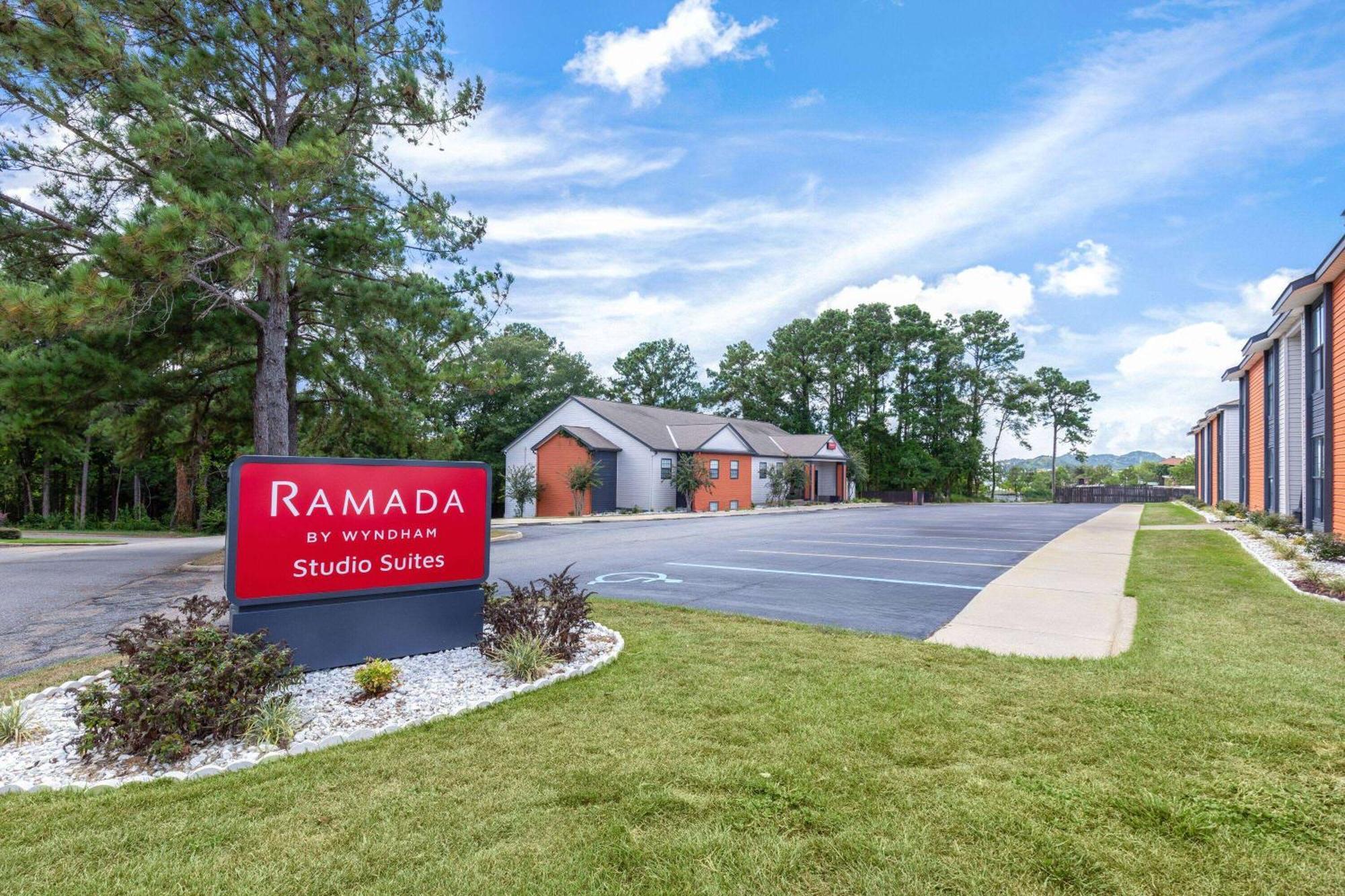 Ramada By Wyndham Studio Suites Dothan Exterior foto