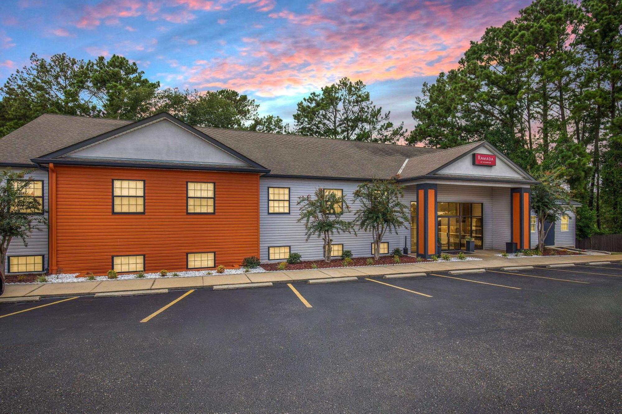 Ramada By Wyndham Studio Suites Dothan Exterior foto